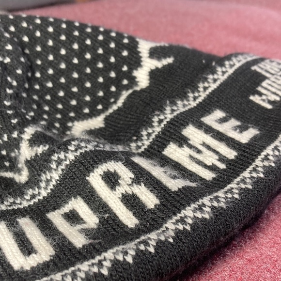 NORTH FACE X SUPREME Beanie - Picture 6 of 15